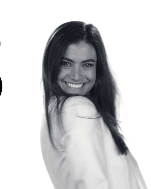 SI Swimsuit Rookie Lauren Mellor: Beauty and Brains (image)